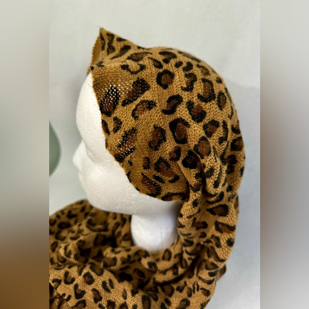 Leopard Ruffled Scarf - Picture 11 of 12